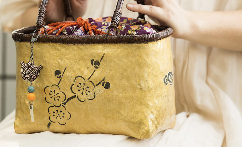 東京産の原料(楮)を加えて、東京の水道水や地下水を使い、東京在住の職人達で和紙を作る。